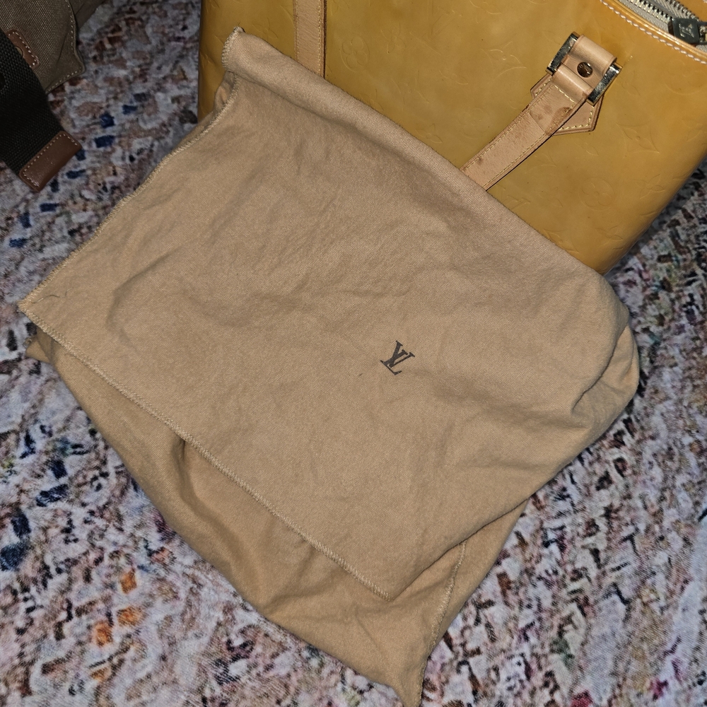 Louis Vuitton Yellow Monogram Vernis Houston Tote - Picture 11 of 13